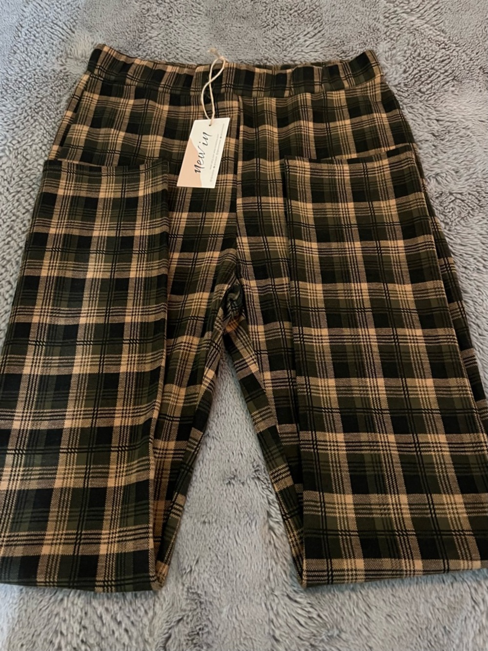 New In Green Plaid Stretch Leggings - Picture 2 of 5